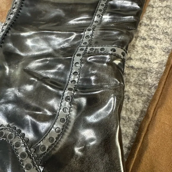 GUCCI GG BLACK/GRAY PATENT LEATHER BOOTS, SIZE 37.5